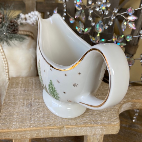 NEW! Winter Holiday Shabby Chic Evergreen Tree Snowflake Ceramic Gravy Boat - Picture 7 of 14